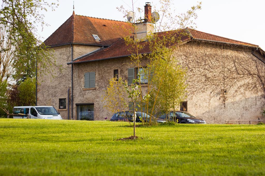 Aux Ronzieres Panzió Pouilly-sous-Charlieu Szoba fotó