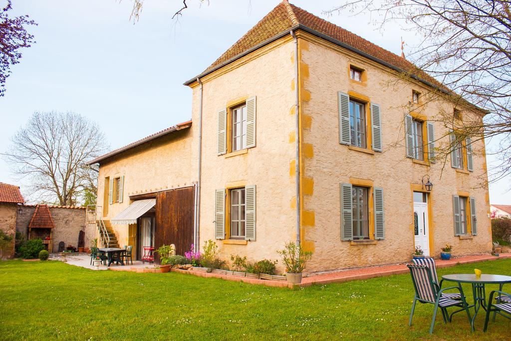 Aux Ronzieres Panzió Pouilly-sous-Charlieu Szoba fotó